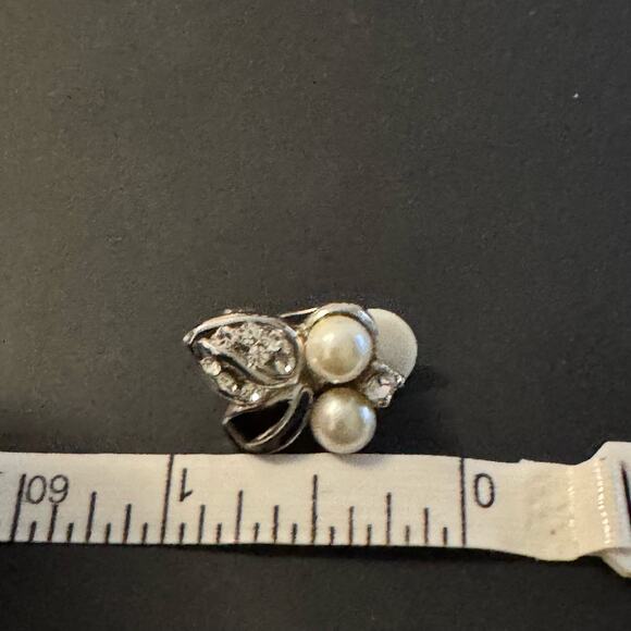 VTG Clip On Earrings Faux Pearl Rhinestones Silver Tone Formal Wedding Dressy - Picture 6 of 8